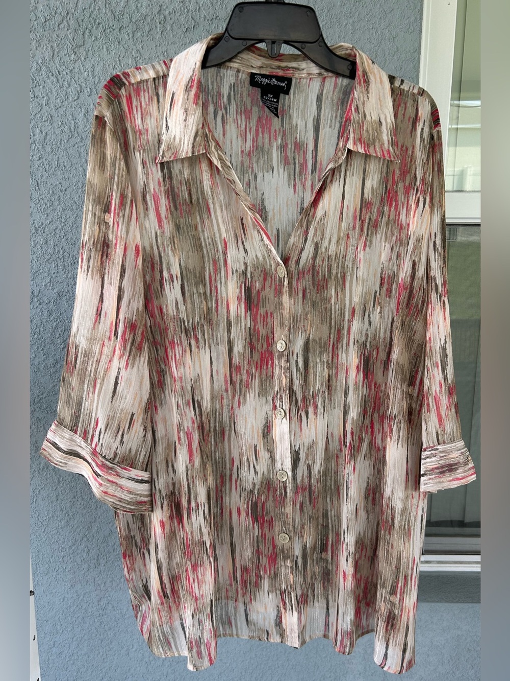 Maggie Barnes 2X Lightweight Abstract Print Collared Top Slightly Sheer Buttons